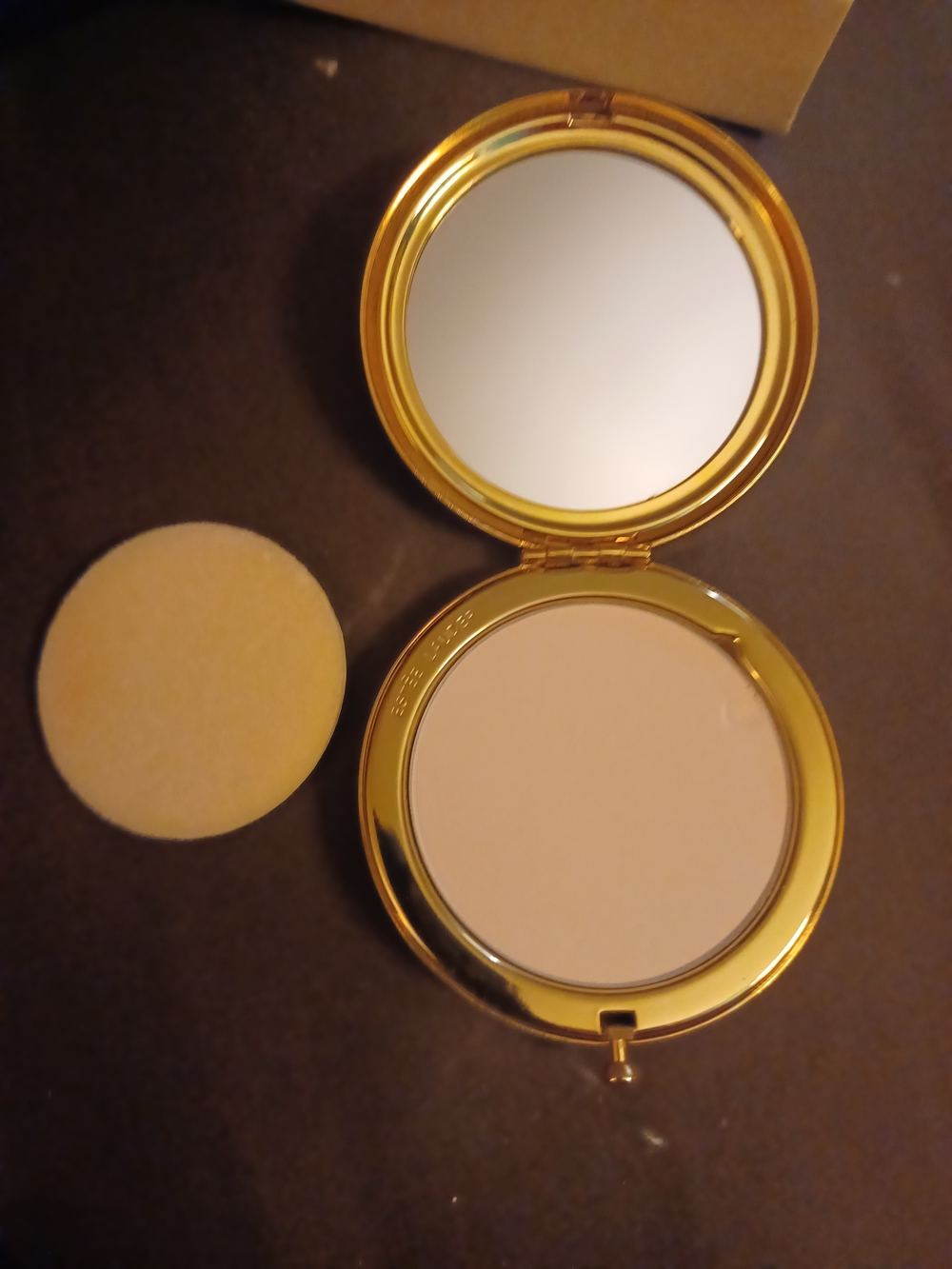 Estee Lauder Gold Compact Pressed Setting Powder with Mirror - Picture 3 of 4